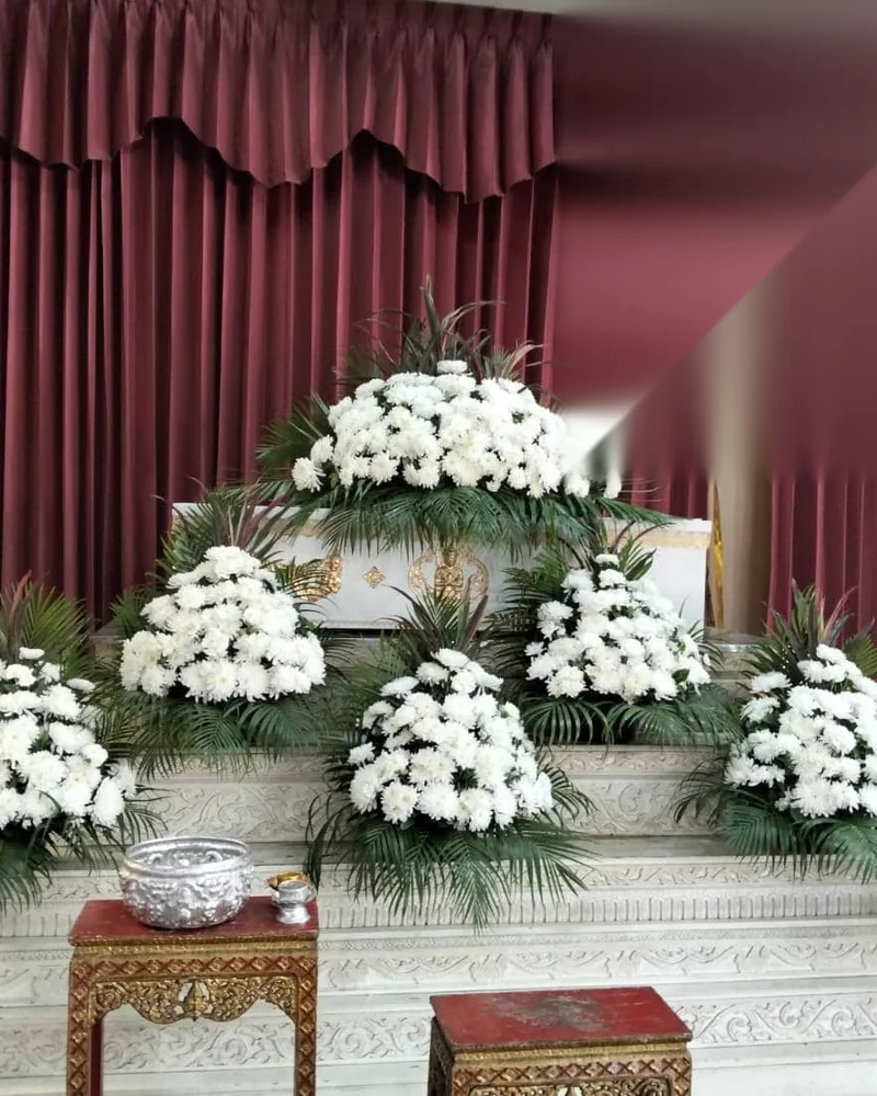 ดอกไม้ตั้งหน้าศพ ชุดมาตรฐาน ส่งด่วนถึงวัด กทม.