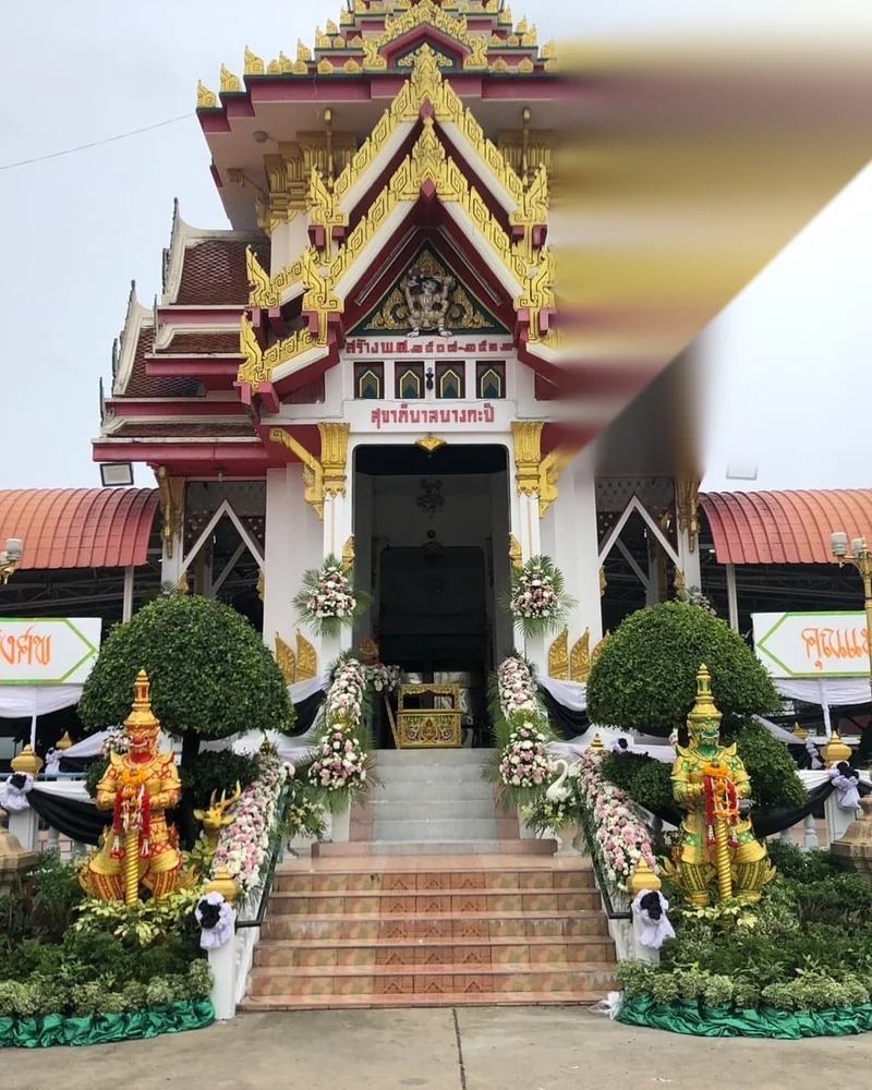 ศาลาวัดในกรุงเทพฯ ก่อนเริ่มงานสวดพระอภิธรรมช่วงเย็น